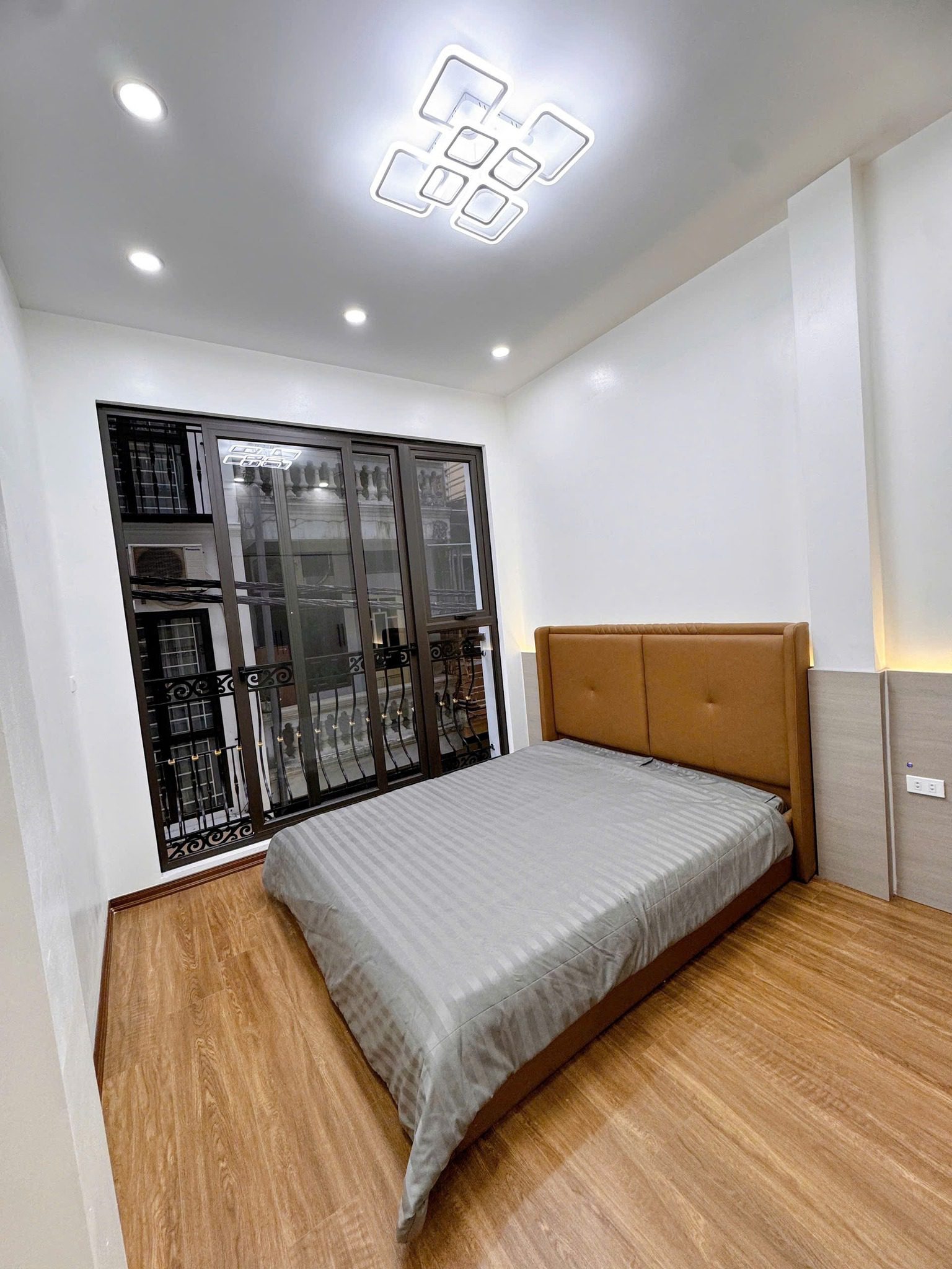 bán nhà vạn phúc, gara, thang máy, đủ nội thất, ở ngay 8