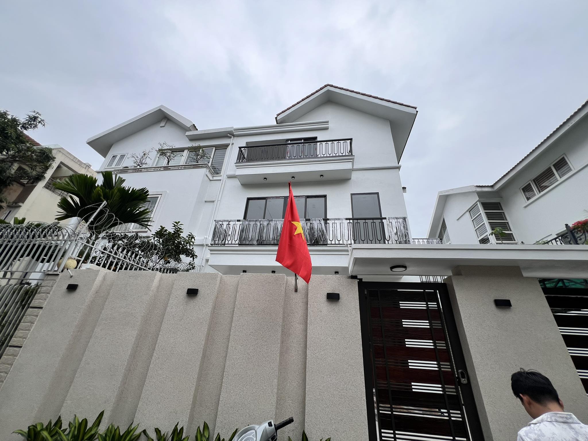 ban-biet-thu-van-phu-200m2-mat-tien-10m