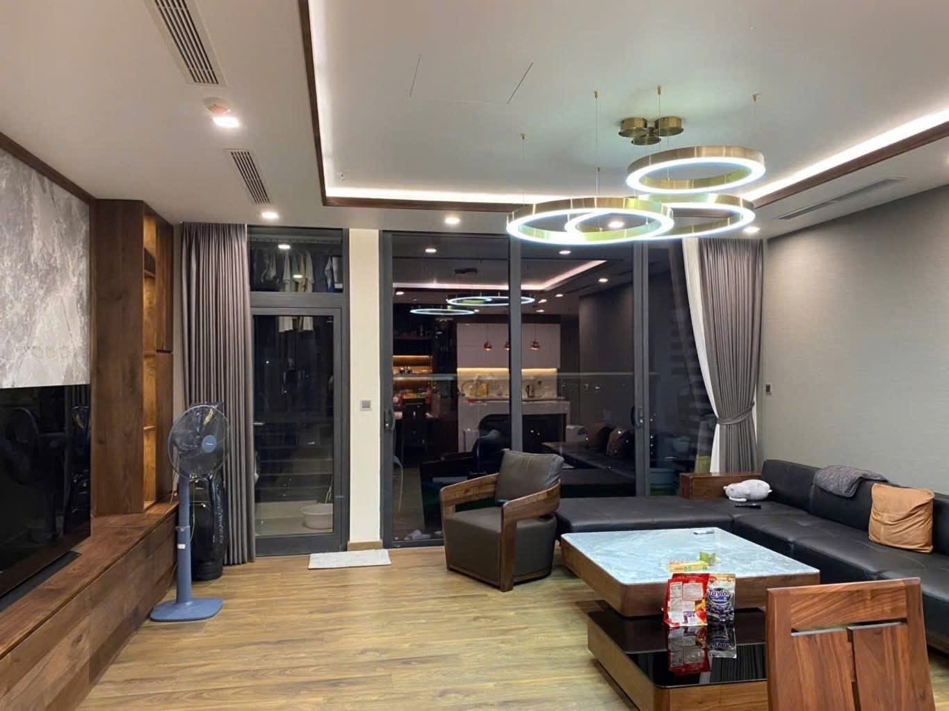 ban-can-goc-3pn-vinhomes-metropolis-m3.3