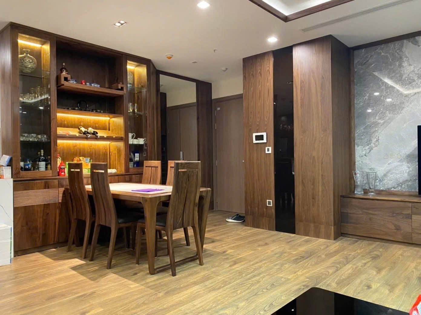 ban-can-goc-3pn-vinhomes-metropolis-m3