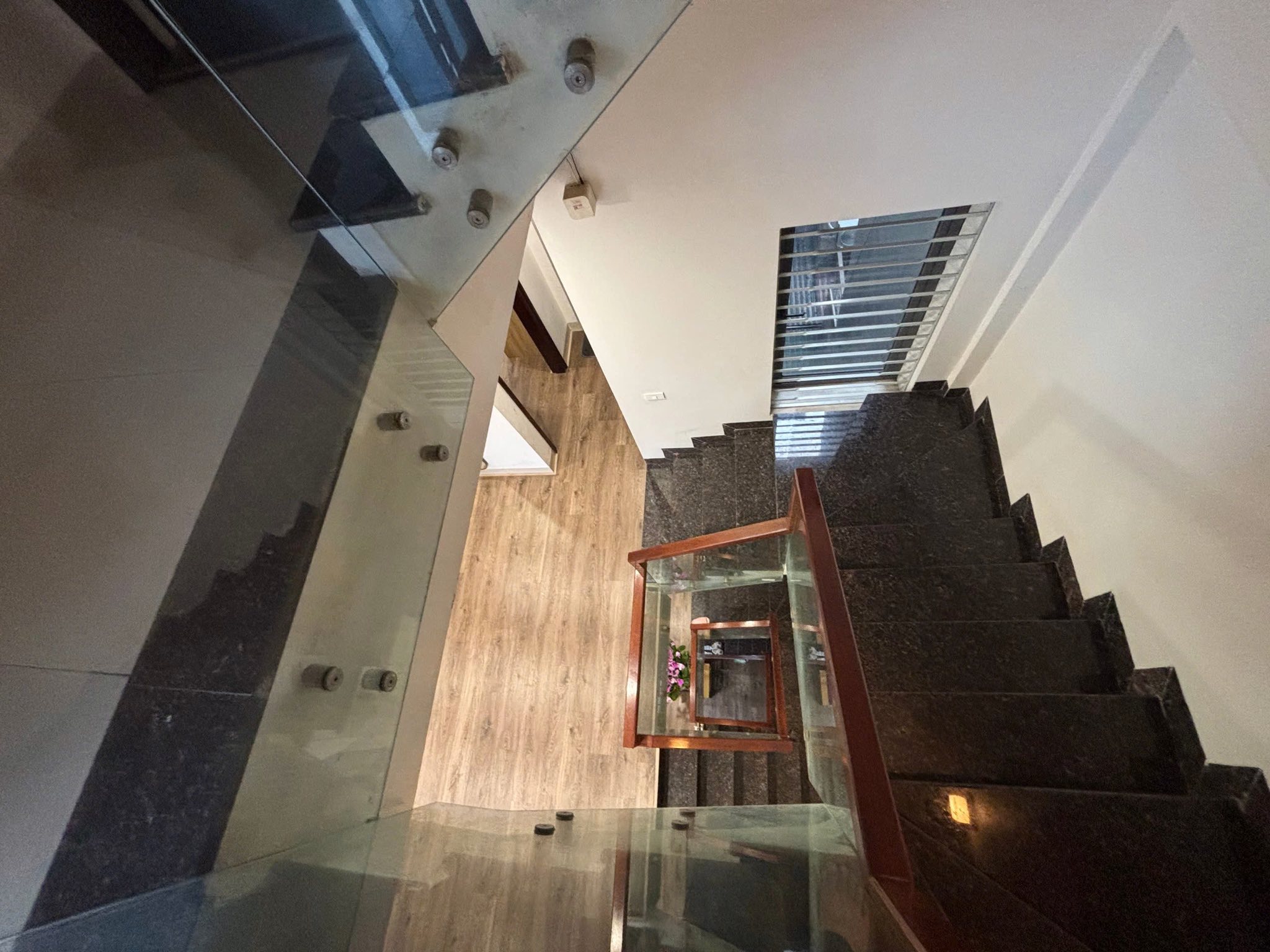 ban-nha-lo-goc-kdt-phu-luong-75m2-mt-16-5m-kinh-doanh1