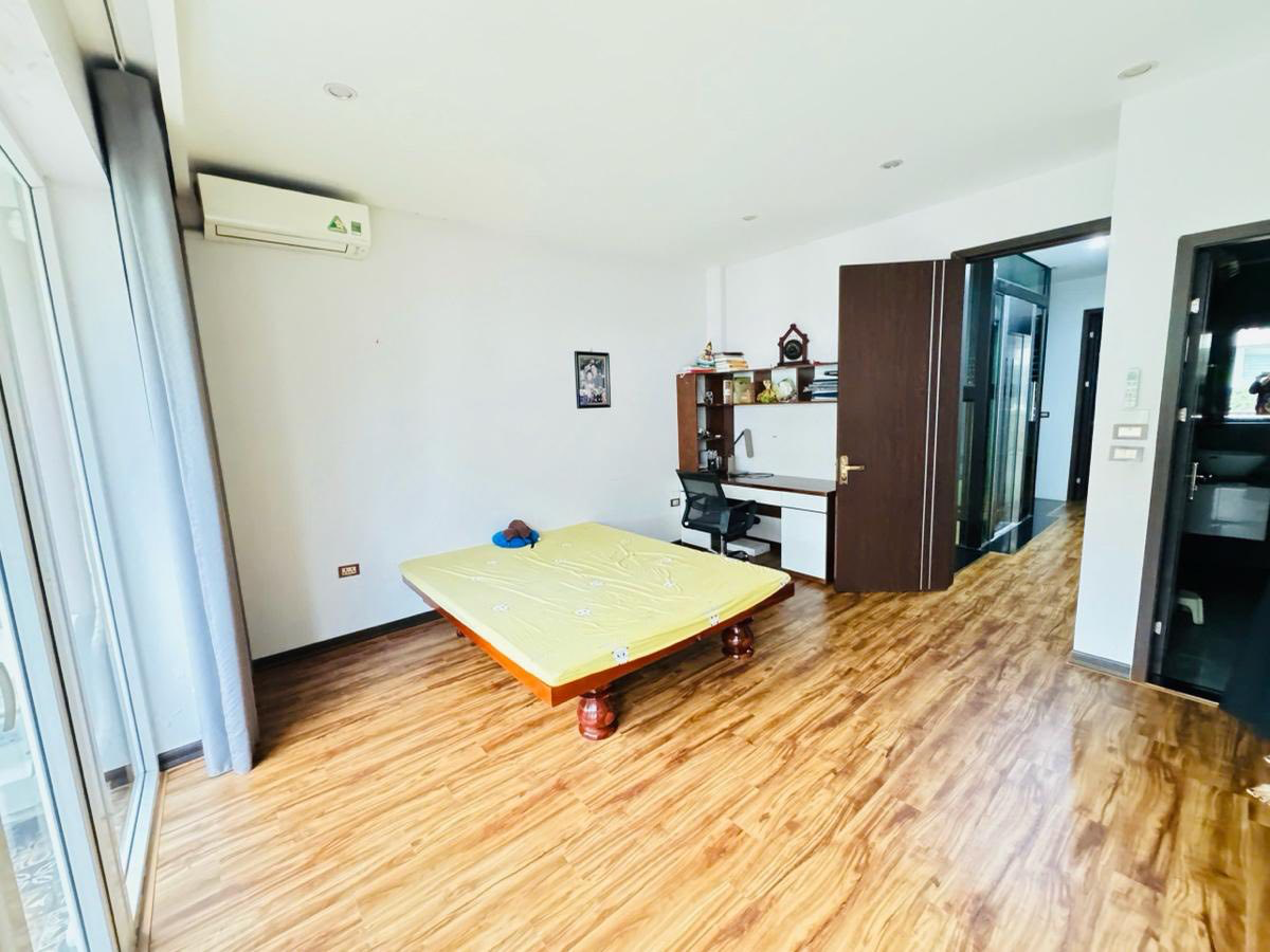 ban-nha-kdt-an-hung-83m2-thang-may-duong-35m-le-quang-dao