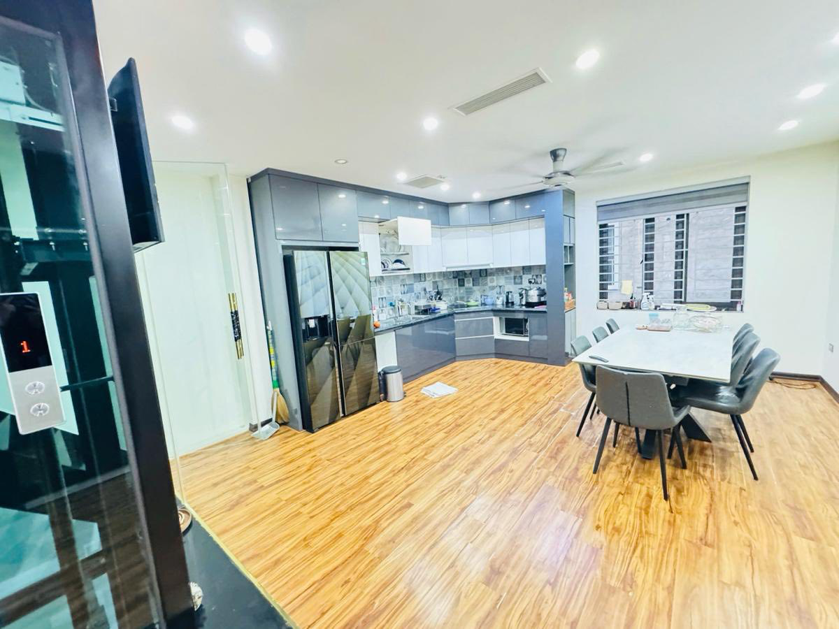 ban-nha-kdt-an-hung-83m2-thang-may-duong-35m-le-quang-dao