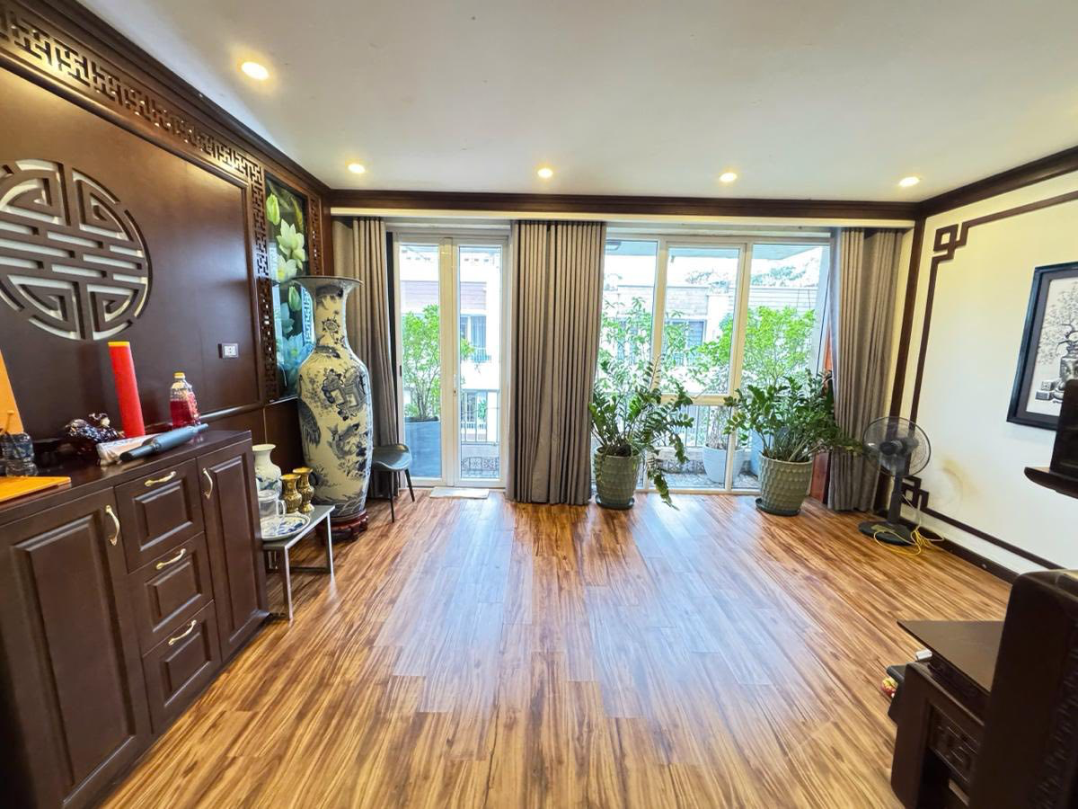 ban-nha-kdt-an-hung-83m2-thang-may-duong-35m-le-quang-dao